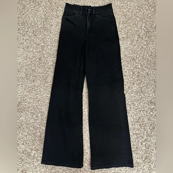 Ann Taylor Wide Leg Flare Jeans, Black, Standard Fit Size 0 - Picture 1 of 4